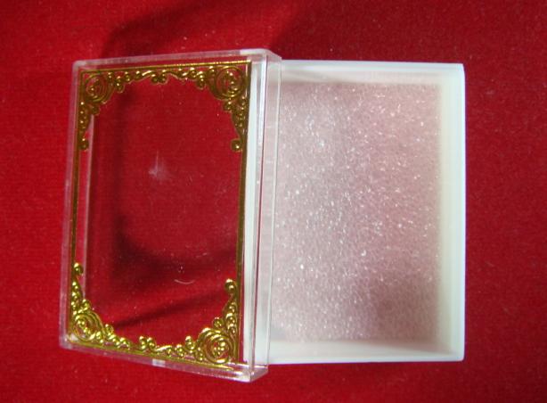 @@กล่อง พลาสติกเก็บพระเครื่อง ฝาลาย กนก 100 ใบ No.921ราคาถูก@@ 