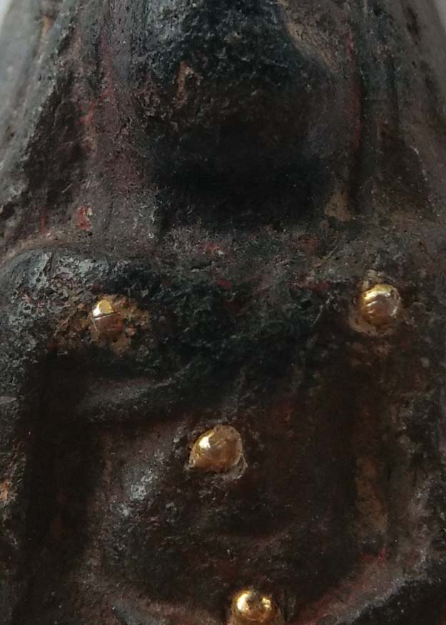 พระนางพญาเข่าโค้ง  กรุวัดบ่อทองคำ