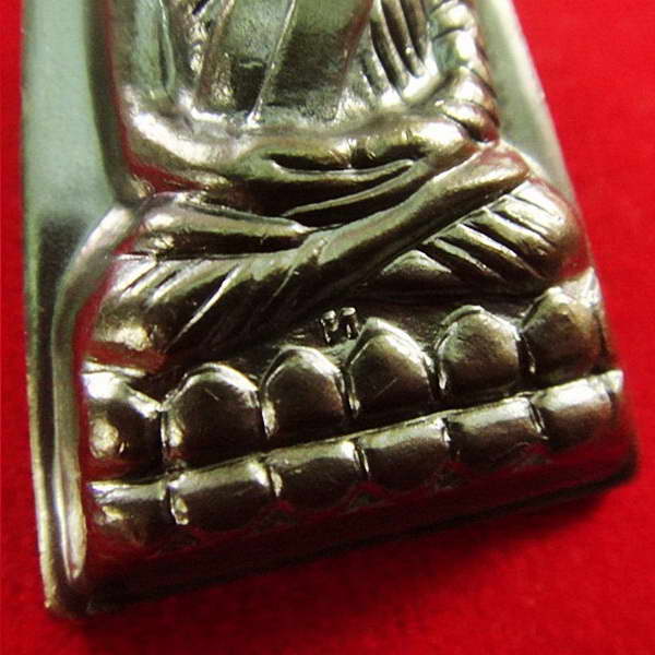 หลวงพ่อทวด พิมพ์เตารีดใหญ่ 101 ปี อาจารย์ทิม หน้า ท หลังหนังสือ พร้อมกล่องเดิมจากวัด