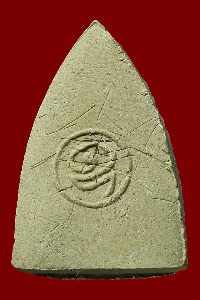 พระพิมพ์ชุดไตรภาคี พระแก้วมรกต ๒๕๑๕ พิมพ์เล็ก เนื้อผงใบตอง(ลงรัก ปิดทองใหม่)