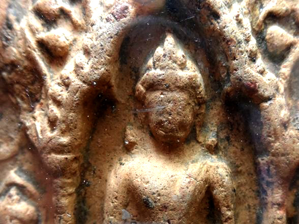 พระสาม กรุดอนแก้ว ลำพูน มีซ่อม เลี่ยมพร้อมใช้ หรือเอาไว้เป็นครูในการศึกษาได้สบายครับ 