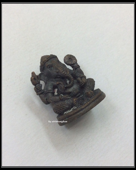 พระพิฆเนศ รุ่นบารมีศรีสนธิ์ วัดสุทัศนเทพวราราม เนื้อนวโลหะ มีโค๊ด No.26 กล่องเดิม