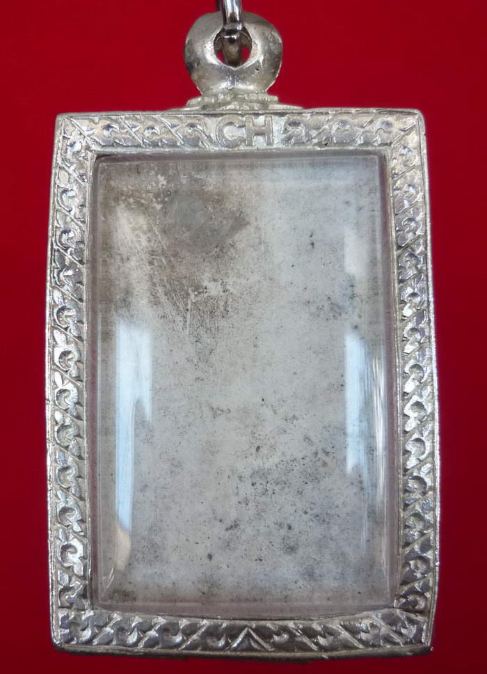 พระสมเด็จพิมพ์ใหญ่ เนื้อผงผสมมวลสารเก่า หลวงพ่อกวย วัดโฆสิตาราม จ.ชัยนาท อธิษฐานจิตปลุกเสก 