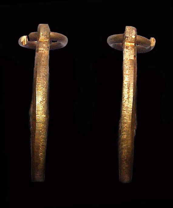 เหรียญเม็ดแตงหลวงปู่หมุน ฐิตสีโล พิธีเสาร์5บูชาครู ปี43 ผิวไฟแดงๆ สวยมากๆ หายากแล้ว