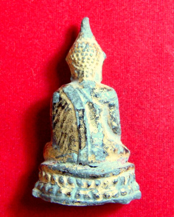 พระพุทธพิมพ์ปางมารวิชัย เนื้อตะกั่วสนิมแดง สมัยอยุธยา