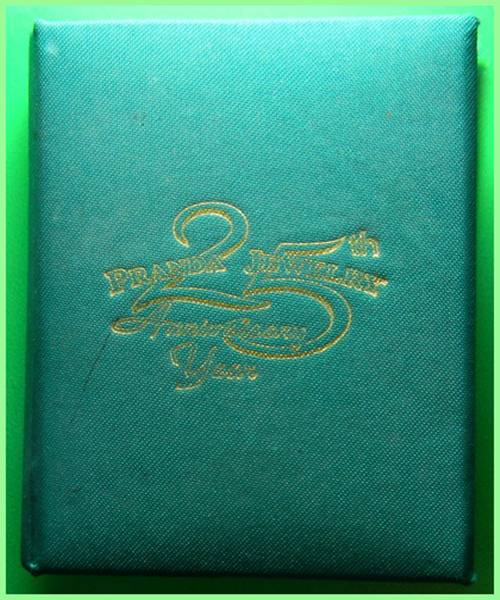 เหรียญหลวงโสธรที่ระลึกครบรอบ ๒๕ ปี บมจ.แพรนด้า จิวเวลลี่ กล่องเดิม 