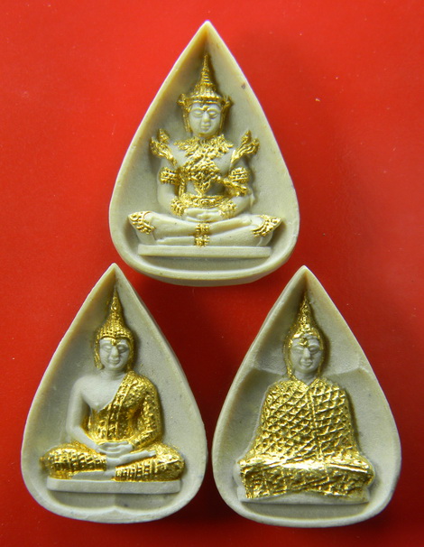 เคาะแรกแดง...พระแก้วมรกต หลัง ภปร.๒๕๓๐ "๕ รอบพระบาทสมเด็จพระเจ้าอยู่หัว"...ปิดทองเดิม