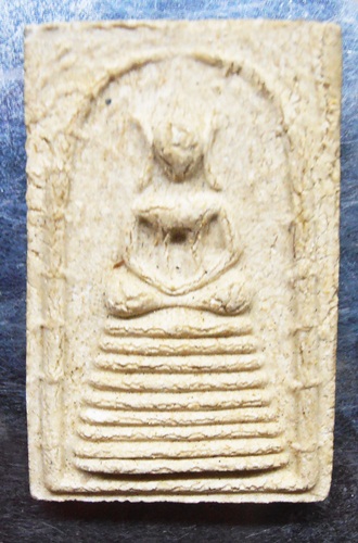 พระสมเด็จหลวงพ่อแดง วัดเขาบันไดอิฐ ปี19สวยๆครับ