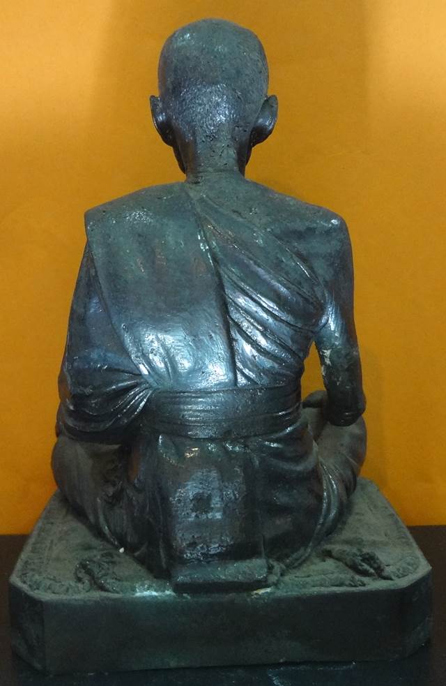  พระบูชาพระวิสุทธาธิบดี(ไสว) วัดไตรมิตรวิทยาราม 5 นิ้ว ผิวหิ้งครับ