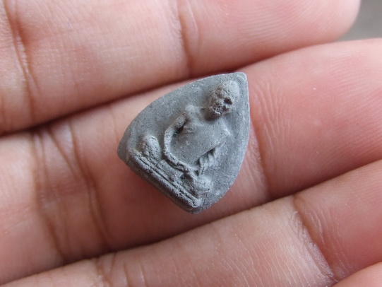 พระผงเจ้าคุณนร รุ่นแดนดารา ปี 2513 สภาพสวย จำนวน 2 องค์