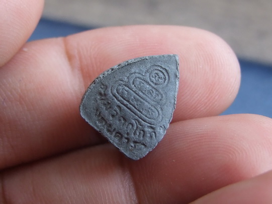 พระผงเจ้าคุณนร รุ่นแดนดารา ปี 2513 สภาพสวย จำนวน 2 องค์