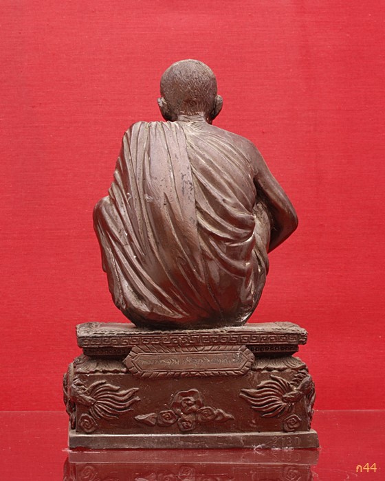 พระบูชาหลวงพ่อคูณ รุ่นเสาร์ ๕ คูณพันล้าน