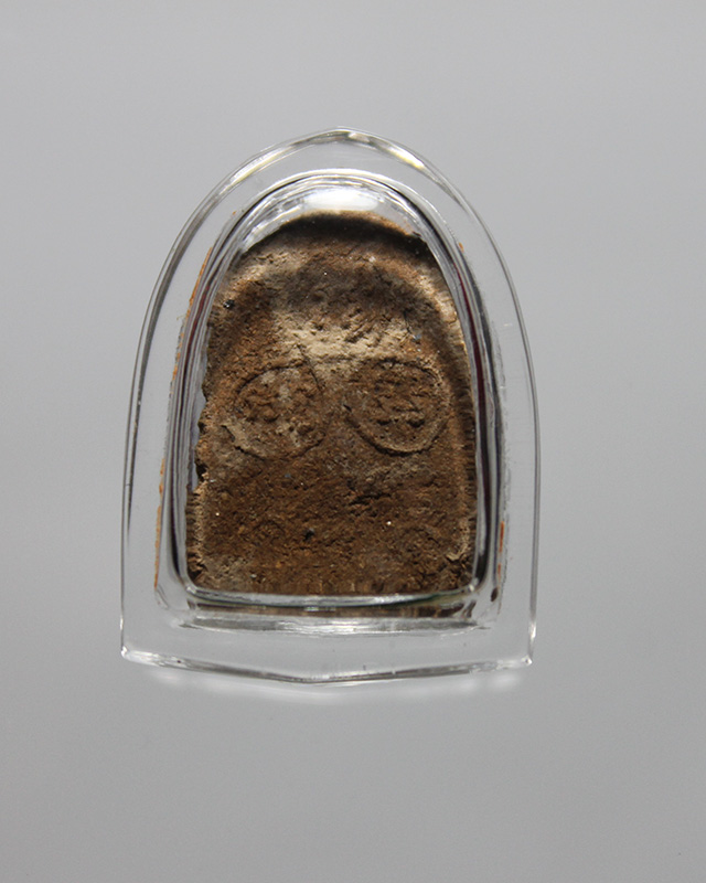 พ่อท่านคล้าย พิมพ์เล็กจิ๋ว เนื้อว่านชานหมาก 2000 สวยครับองค์จริงเหลี่ยมพลาสติกพร้อมใช้ครับ