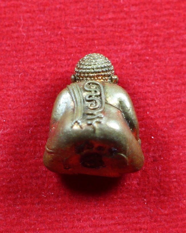 พระสังกัจจาย์ รับทรัพย์ เนื้อทองแดง ใต้ฐานอุดผงพรายกุมาร หมายเลข 677 หลวงพ่อสาคร วัดหนองกรับ