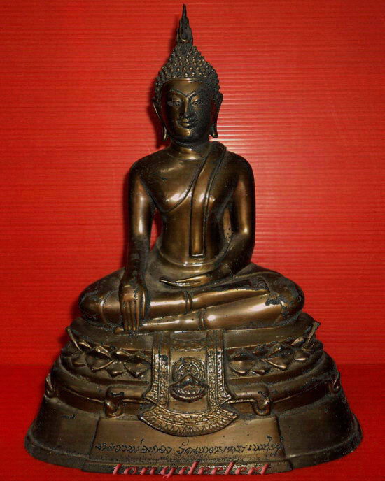 พระบูชาหลวงพ่อทอง วัดเขาตะเครา จ.เพชรบุรี รุ่นโสฬส หน้าตัก 5 นิ้วสวยมากค่ะ