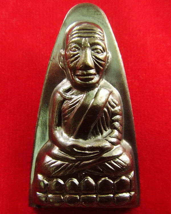 หลวงพ่อทวด พิมพ์เตารีดใหญ่ 101 ปี อาจารย์ทิม หน้า ท หลังหนังสือ พร้อมกล่องเดิมจากวัด