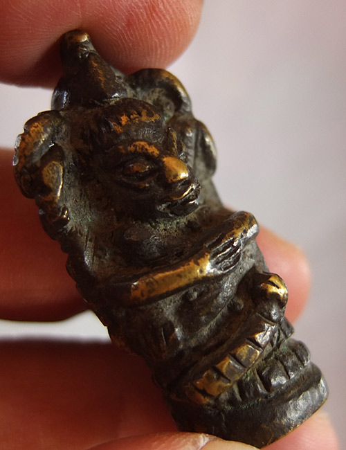 วัดใจเคาะเดียว... รูปหล่อพระอุปคุตศิลป์เขมรทองผสม สวยเก่า น่าบูชาครับ