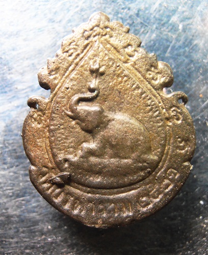 เหรียญหล่อ ปี21หลวงปู่ดุลย์ ตอกโค๊ต เนื้อนวะ พิมพ์เล็ก สวยๆครับ