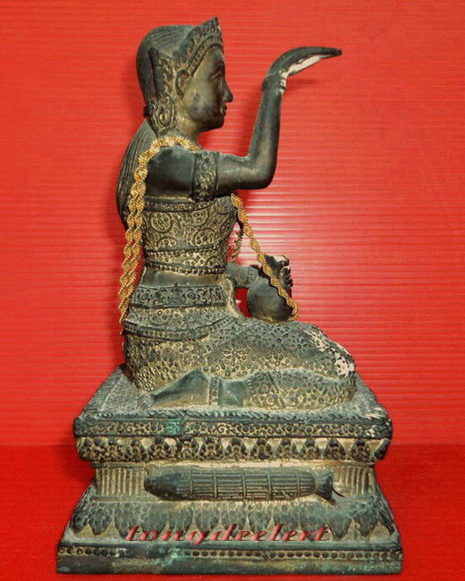 นางกวัก หลวงพ่อแช่ม วัดดอนยายหอม หายาก สวยมากค่ะ