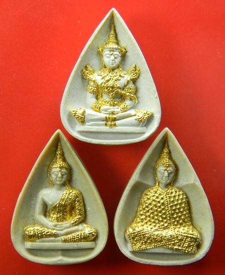เคาะแรกแดง...พระแก้วมรกต หลังภปร.๒๕๓๐...ปิดทองเดิม