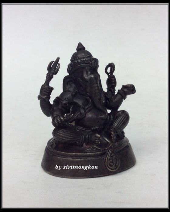 พระพิฆเนศ กรมศิลปากร ปี47 ขนาดบูชา สูง2.5นิ้ว หน้าตัก2นิ้ว เนื้อโลหะผสม มีโค๊ดกำกับ สวยๆเดิมๆ