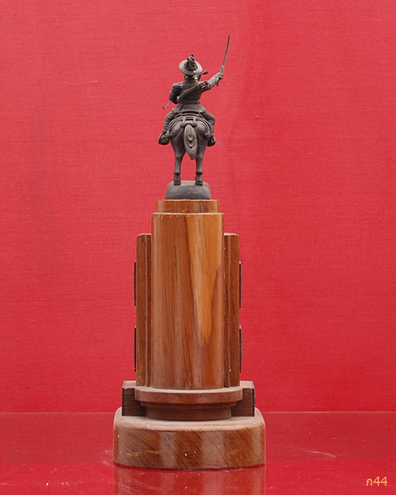 พระบูชาพระเจ้าตากสิน วัดเวฬุราชิน ธนบุรี