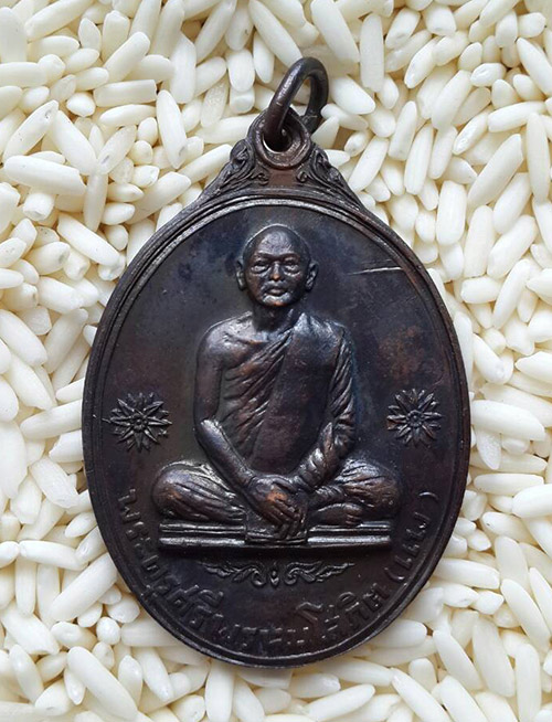 หลวงพ่อแพ วัดพิกุลทอง จ.สิงห์บุรี