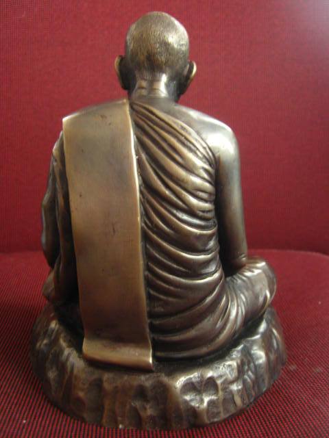 หลวงปู่เหรียญ วรลาโภ 5 นิ้ รุ่นสอง ปี ๒๕๔๕  วัดอรัญบรรพต จ.หนองคาย สวยเดิมๆ