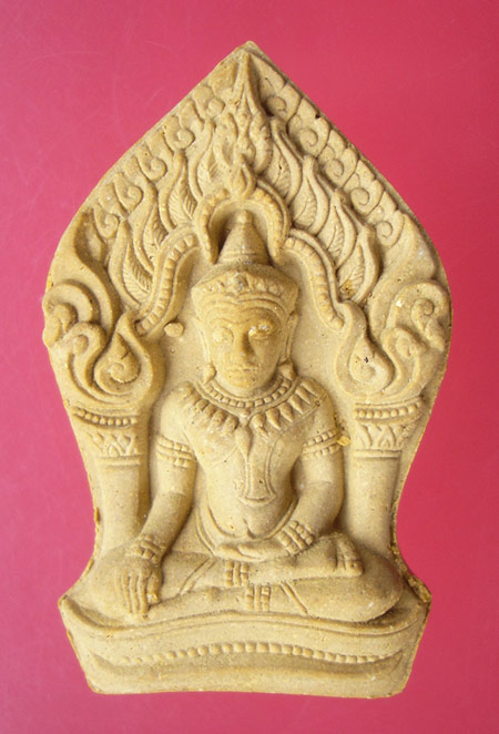 พระยอดขุนพลบ้านค่าย รุ่นแรก ปี 2552 เนื้อผงหลังโรยพลอย ฝังตะกรุดทองแดง หลวงพ่อสาคร วัดหนองกรับครับ