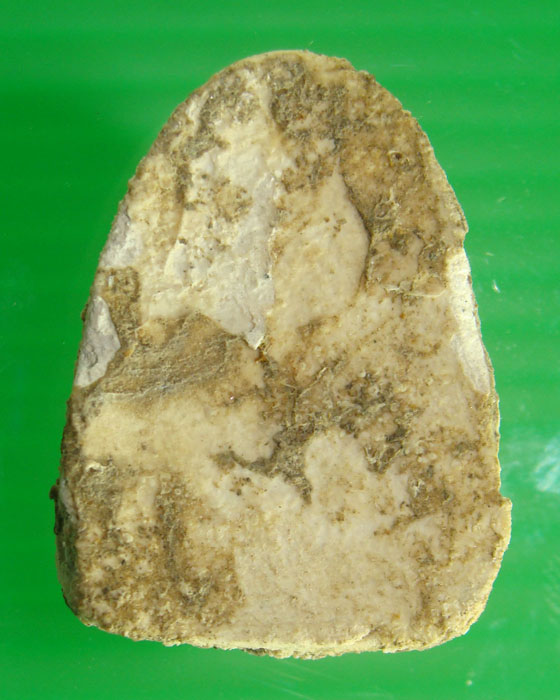 พระกรุวัดเงินคลองเตย กรุงเทพ. พิมพ์ซุ้มกอฐานเตี้ยเนื้อผงมีคราบฟองเต้าหู้ชัดเจน