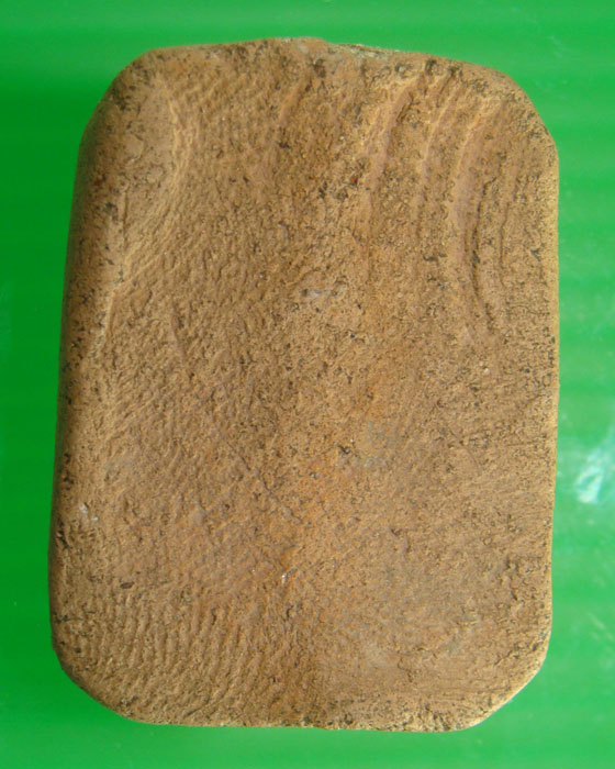 หลวงพ่อปานวัดบางนมโค อยุธยา เนื้อดินพิมพ์ทรงปลาจีน