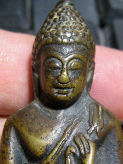 พระกริ่งประทานพร พิมพ์ใหญ่พิเศษ ปี2512 เนื้อทองผสม วัดวังกระ โจม จ.นครนายก มาพร้อมบัตรรับรอง