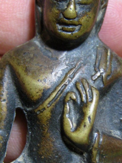 พระกริ่งประทานพร พิมพ์ใหญ่พิเศษ ปี2512 เนื้อทองผสม วัดวังกระ โจม จ.นครนายก มาพร้อมบัตรรับรอง