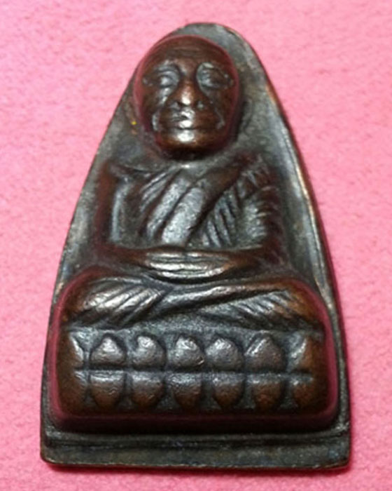 หลวงปู่ทวดวัดช้างให้หลังหนังสือปี 08 พิมพ์ใหญ่