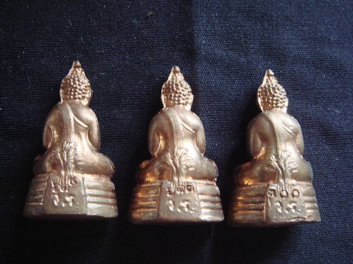 หลวงพ่อโสธร รุ่นสำเร็จทุกสิ่ง ปลุกเษกวัดรวกบางสีทอง จ.นนทบุรี ปี 2557