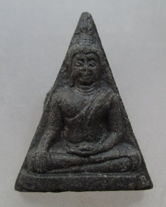 20 บาท พระนางพญารุ่นเหล็กน้ำพี้ หลวงพ่อนิยม วัดป่าหลักร้อย จ นครราชสีมา