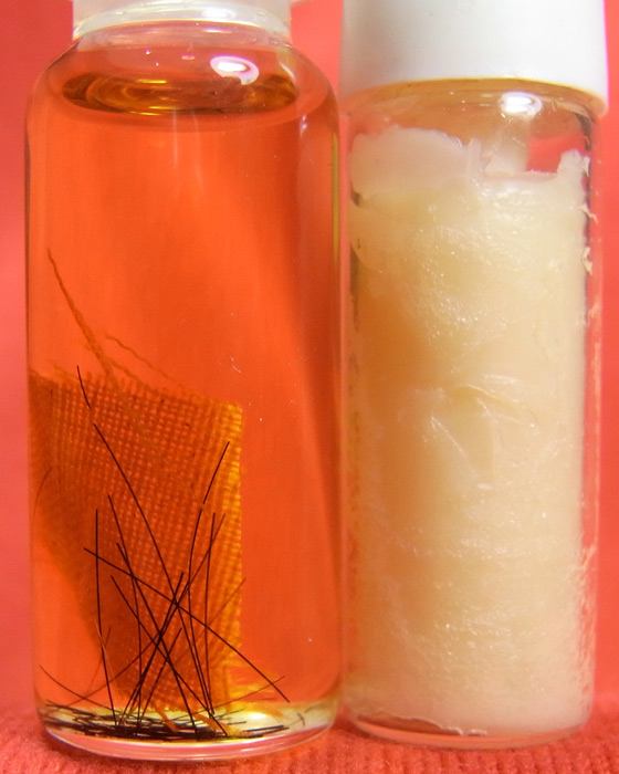  น้ำมันงา จีวร เกษา สีผึ้ง ยุคต้น หลวงปู่บัว ถามโก วัดศรีบูรพาราม จ.ตราด