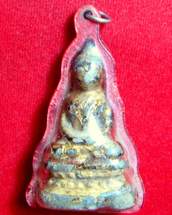 พระพุทธพิมพ์ปางมารวิชัย เนื้อตะกั่วสนิมแดง สมัยอยุธยา