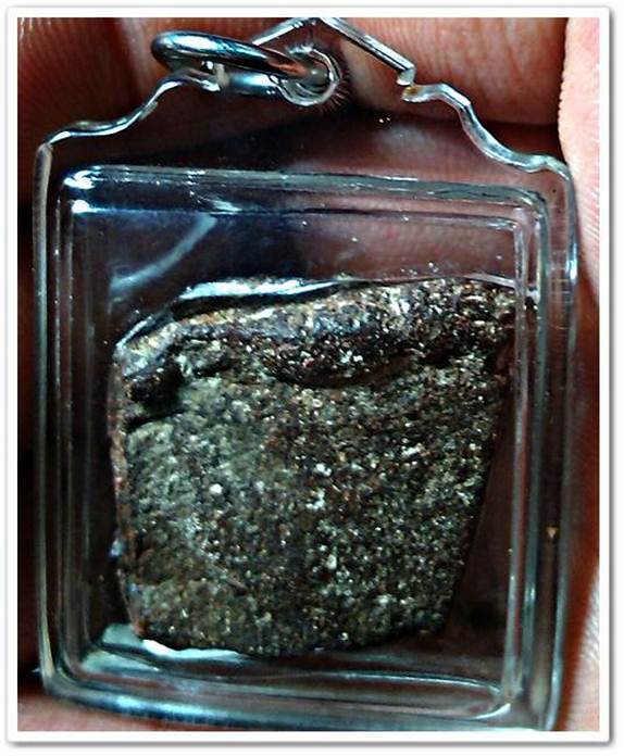 วยพอไหมเนื้อจัดมะขามเปียกแท้แท้เลี่ยมสั่งตัดจัดให้กรุพระนาดูนปี22เนื้อสวยเนื้อจัดสุดสุดพิมพ์เม็ดแตงเ