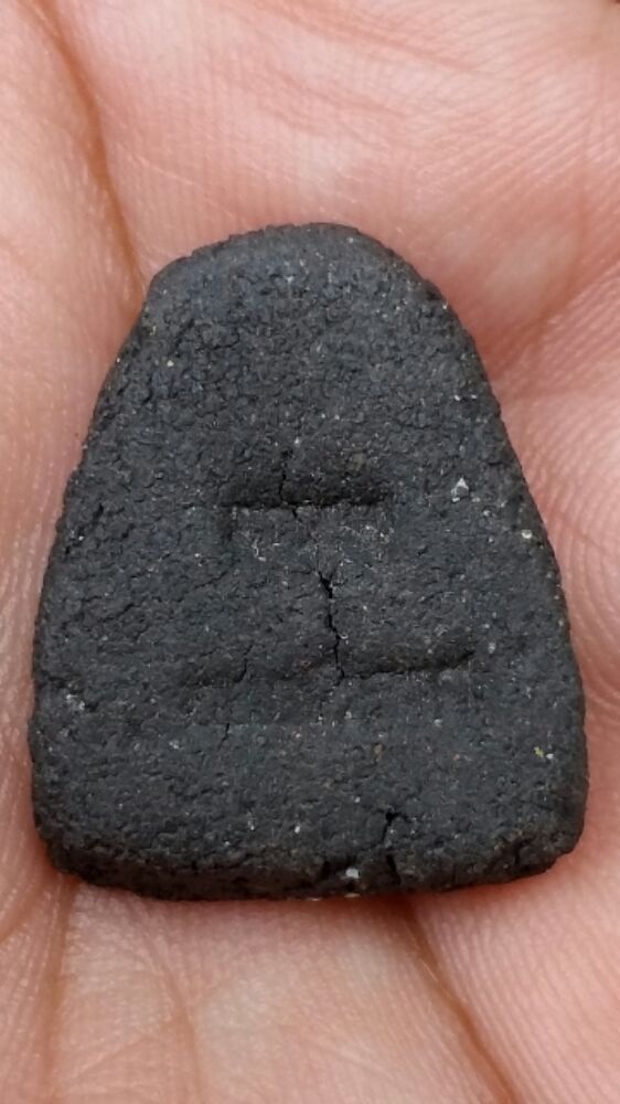 พระปิดตาหลวงพ่อแดง เนื้อดำ เคาะเดียว!!