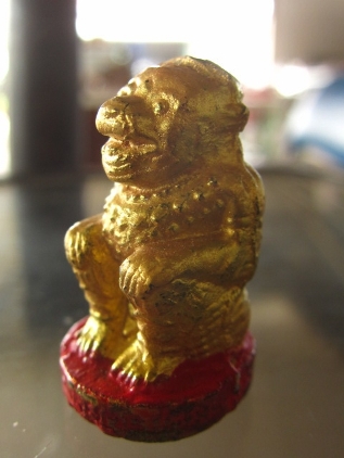 หนุมาน ทาทอง ฐานแดง หลวงปู่หมุน เนื้อผงมวลสารเกจิ 108 ปลุกเสกใน รุ่นพระเจ้าห้าพระองค์