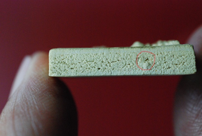 พระผงคำข้าว รุ่นแรก พิมพ์แขนจุดบัวหลายจุด มีเกศา และบัตรรับรอง สวยครับ