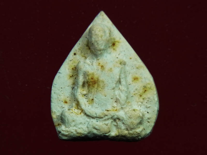 เนื้อผงใบโพธิ์เล็ก ก้นดอกจัน