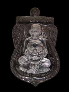 เคาะเดียว หลวงพ่อทวดรุ่นพิพิธภัณฑ์ 58 เสมาหน้าเลื่อน เนื้อนว ะหน้ากากเงิน พร้อมกล่องเดิม สร้างน้อย