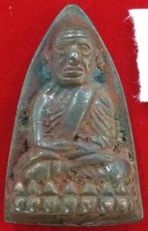 เคาะเดียว หลวงปู่ทวด วัดช้างไห้ เนื้อนวโลหะ พิมพ์หลังเตารีดกลาง A 100 ปี พร้อมกล่องกำมะหยี่อย่างดี