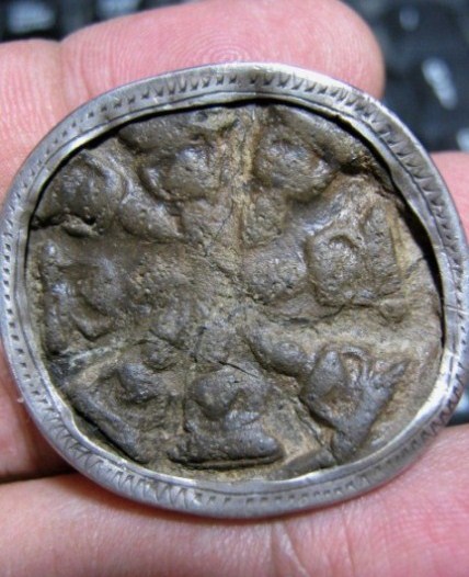 พระงบน้ำอ้อย กรุเตาทุเรียง เนื้อดิน จ.สุโขทัย มีซ่อม มาพร้อมบัตรรับรอง