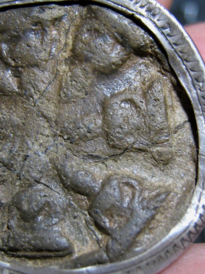 พระงบน้ำอ้อย กรุเตาทุเรียง เนื้อดิน จ.สุโขทัย มีซ่อม มาพร้อมบัตรรับรอง