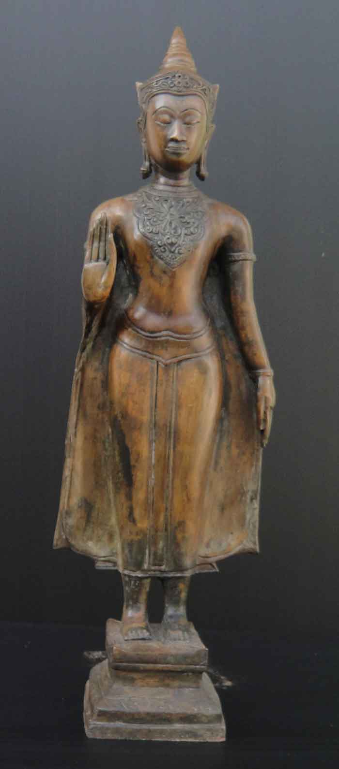 พระพุทธรูปปางห้ามญาติ ทรงเครื่อง เนื้อขันลงหินผิวเก่า ความสูง 20 นิ้ว 