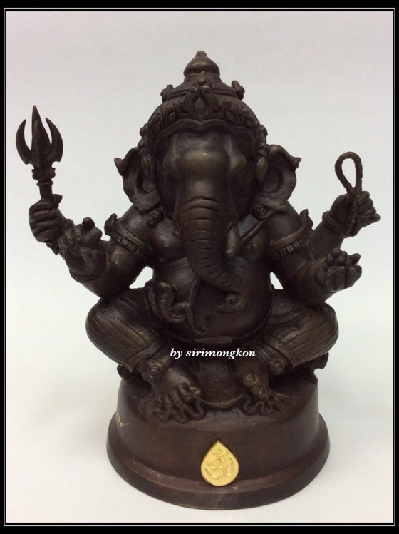 พระพิฆเนศ ปางนั่งบรมครู รุ่น 100 ปี กรมศิลปากร ขนาดบูชา หน้าตัก 4 นิ้วครึ่ง เนื้อโลหะผสม No.2654