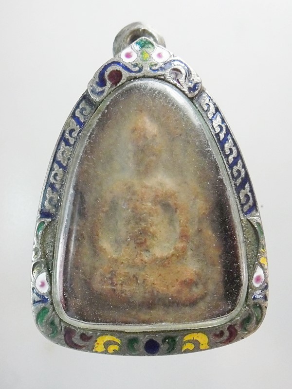 พระแผงตัดเนื้อดินกรุอยุธยาพร้อมตลับเงิน